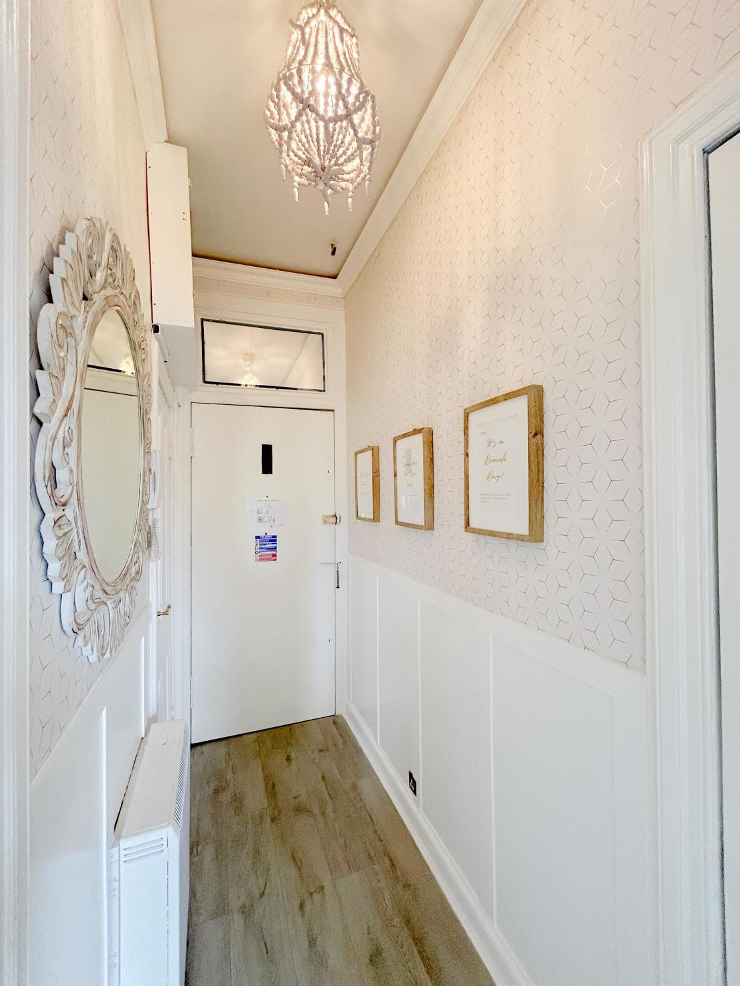 Chic Flat Close To Edinburgh, Airport, & Zoo *