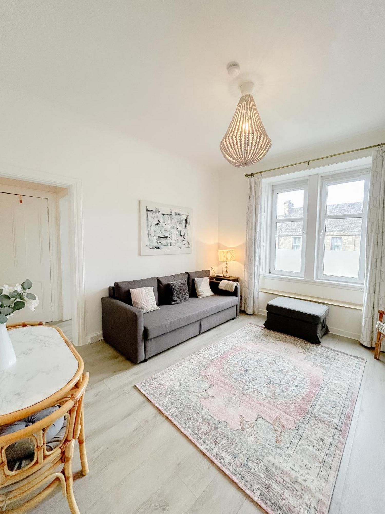 Chic Flat Close To Edinburgh, Airport, & Zoo * Edinburgh