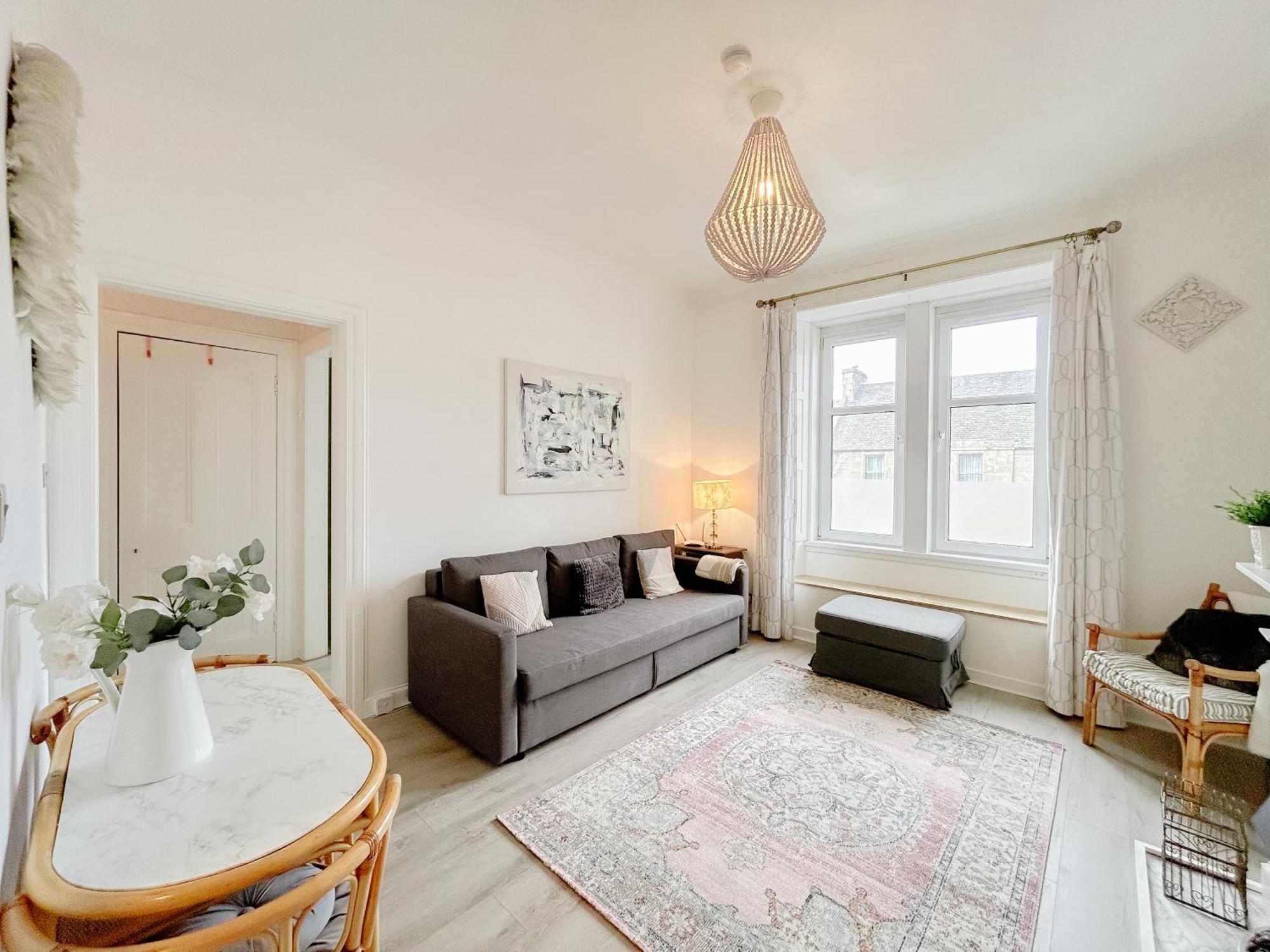Apartment Chic Flat Close To Edinburgh, Airport, & Zoo Edinburgh