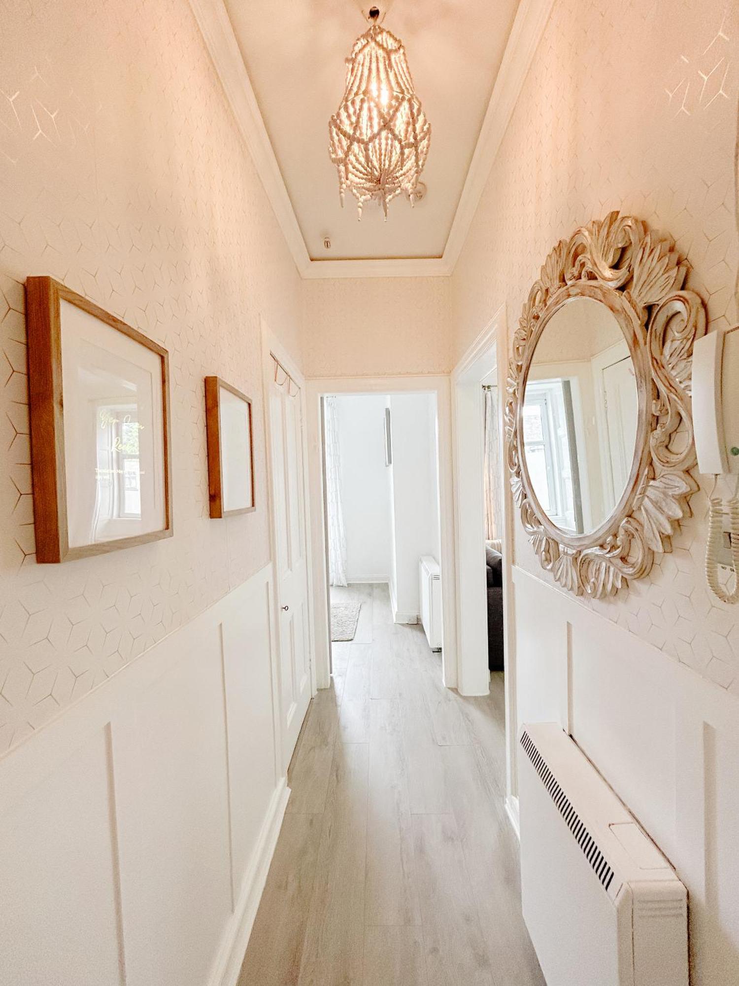 Chic Flat Close To Edinburgh, Airport, & Zoo Apartment *