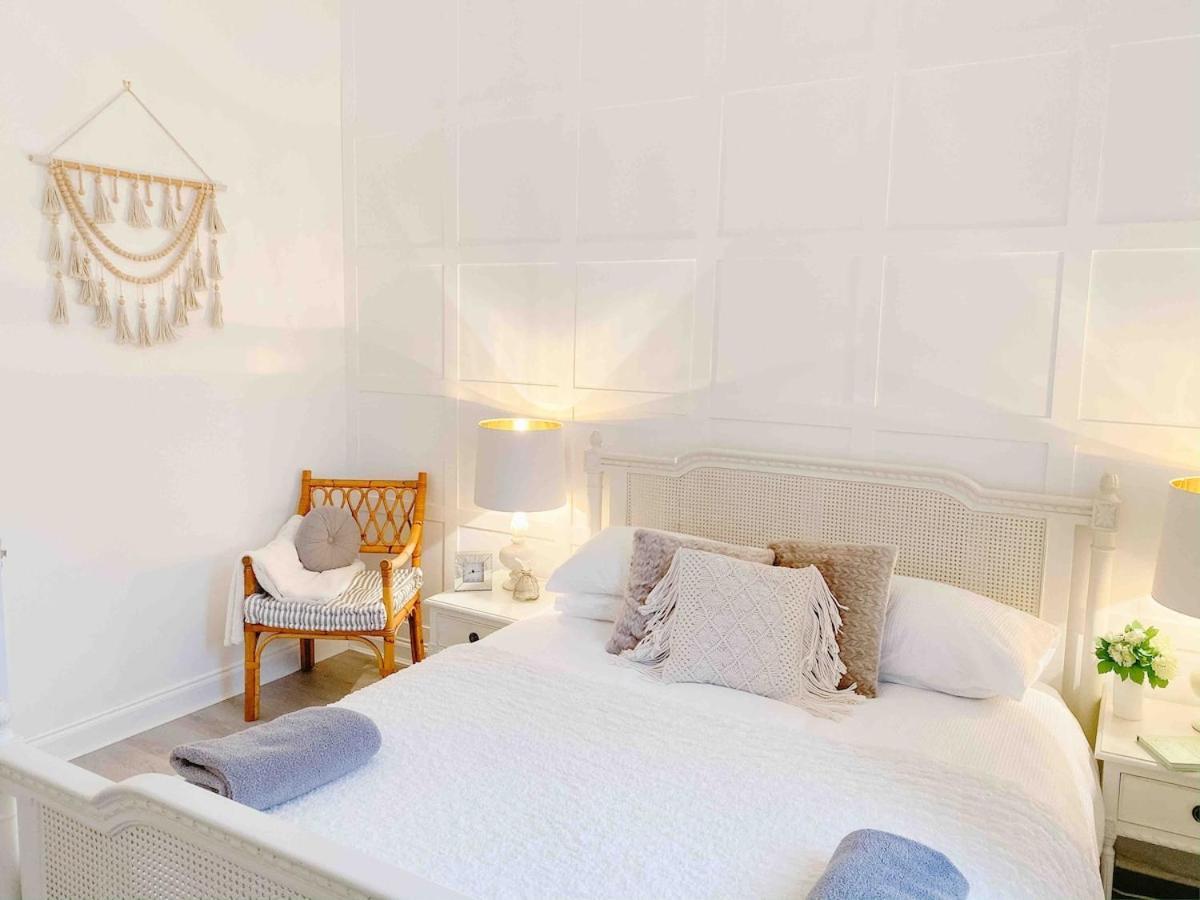 Apartment Chic Flat Close To Edinburgh, Airport, & Zoo