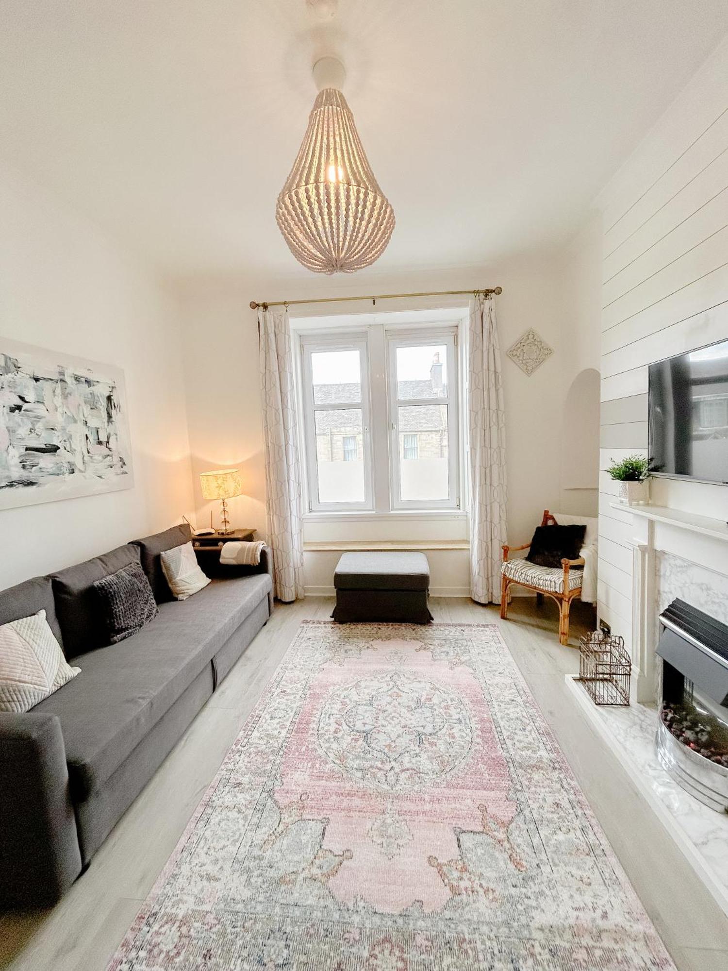 Chic Flat Close To Edinburgh, Airport, & Zoo *